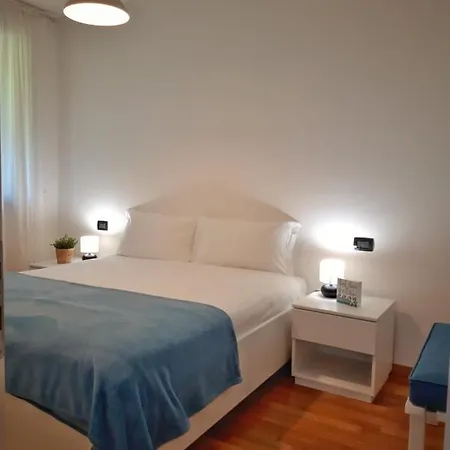 View Gateway - By Myhomeincomo Apartman